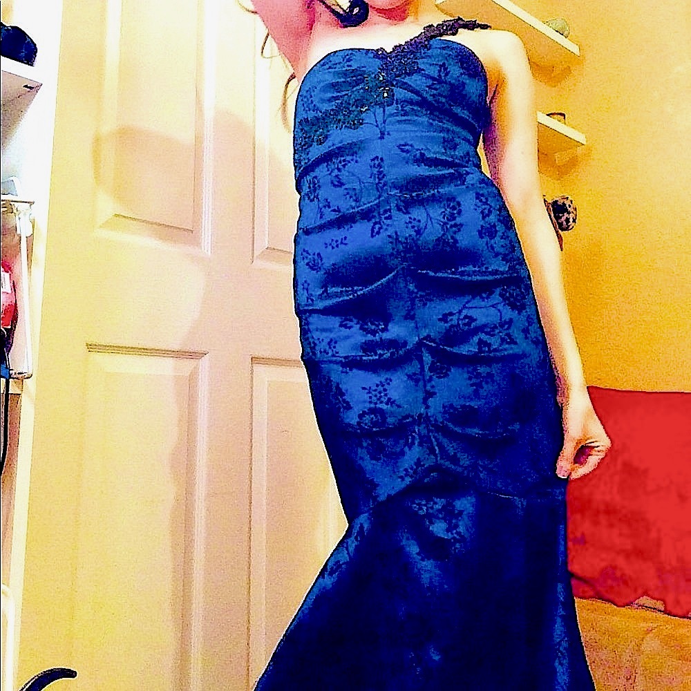 NWT Mermaid Fitted Ruched Ballgown Dress, Size 6